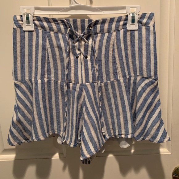 American Eagle Shorts - Picture 1 of 3